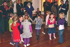 Die Bambinis als die jüngsten Mitglieder des TanzClub begeistern die Teilnehmer der Präsentation im Rathaus